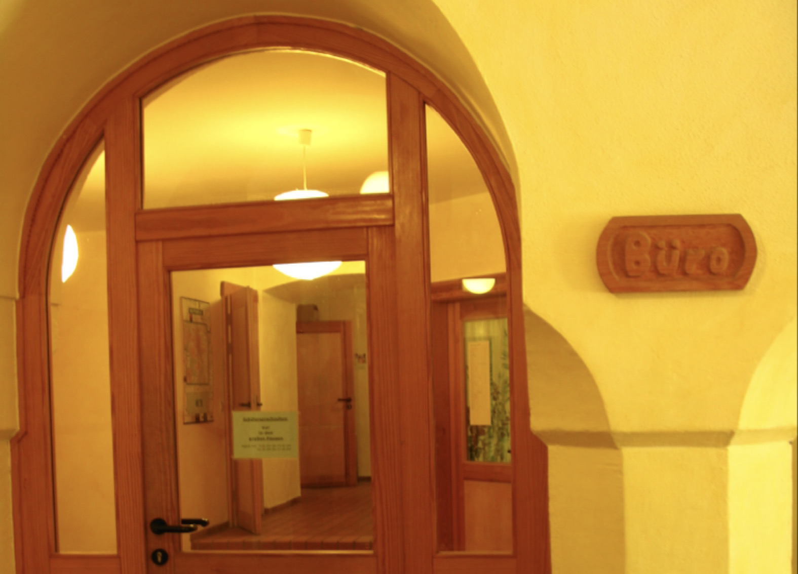 Ansprechpartnerinnen und Ansprechpartner der Schule
